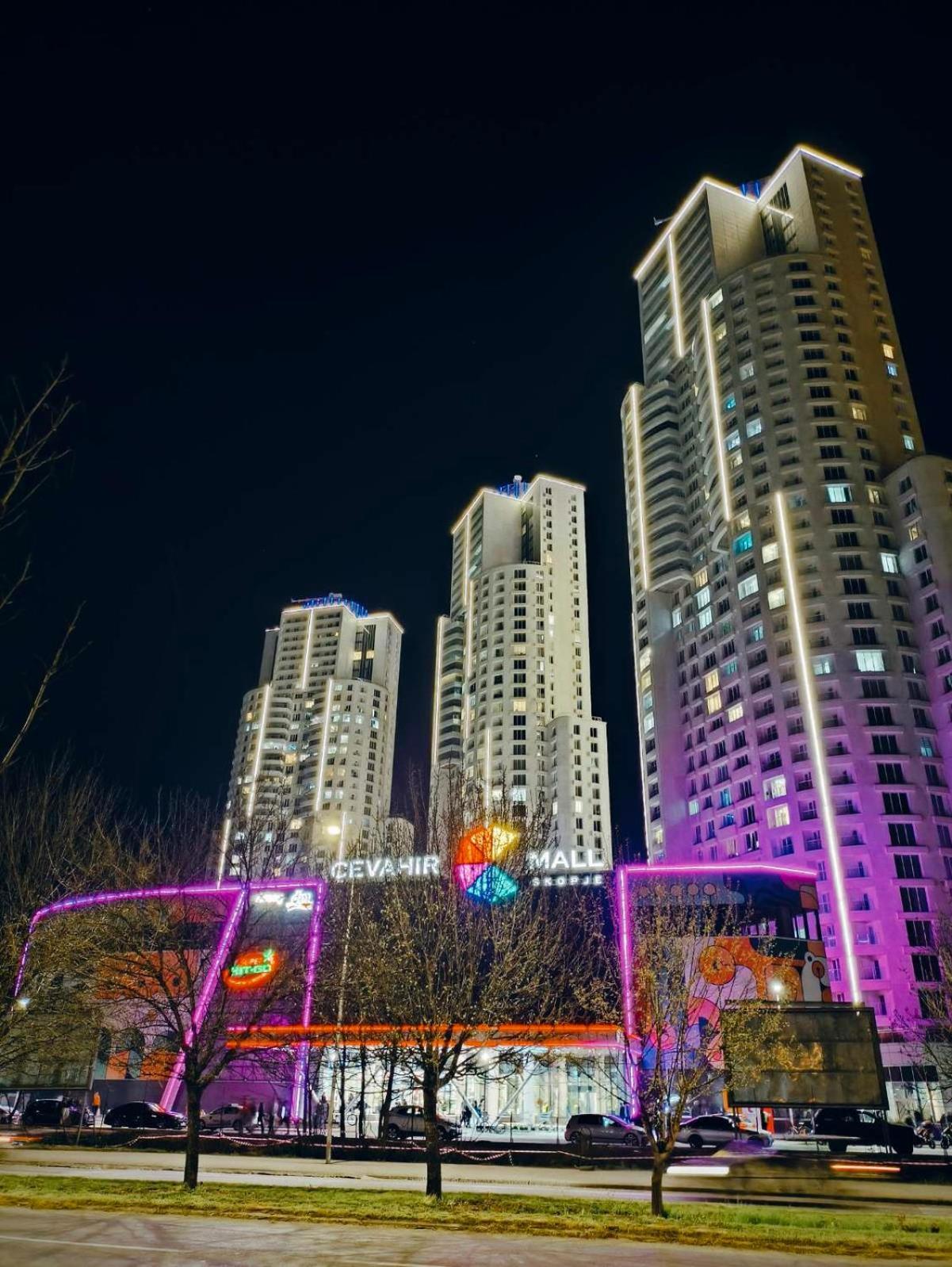 16Th Floor Sky View Condo With Pool And Fitness Skopje Exterior foto